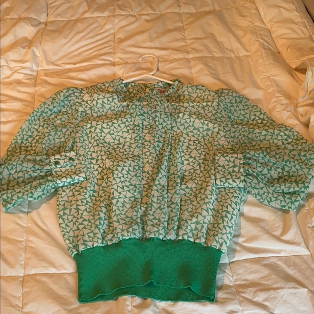Super cute vintage elastic waist Castleberry top